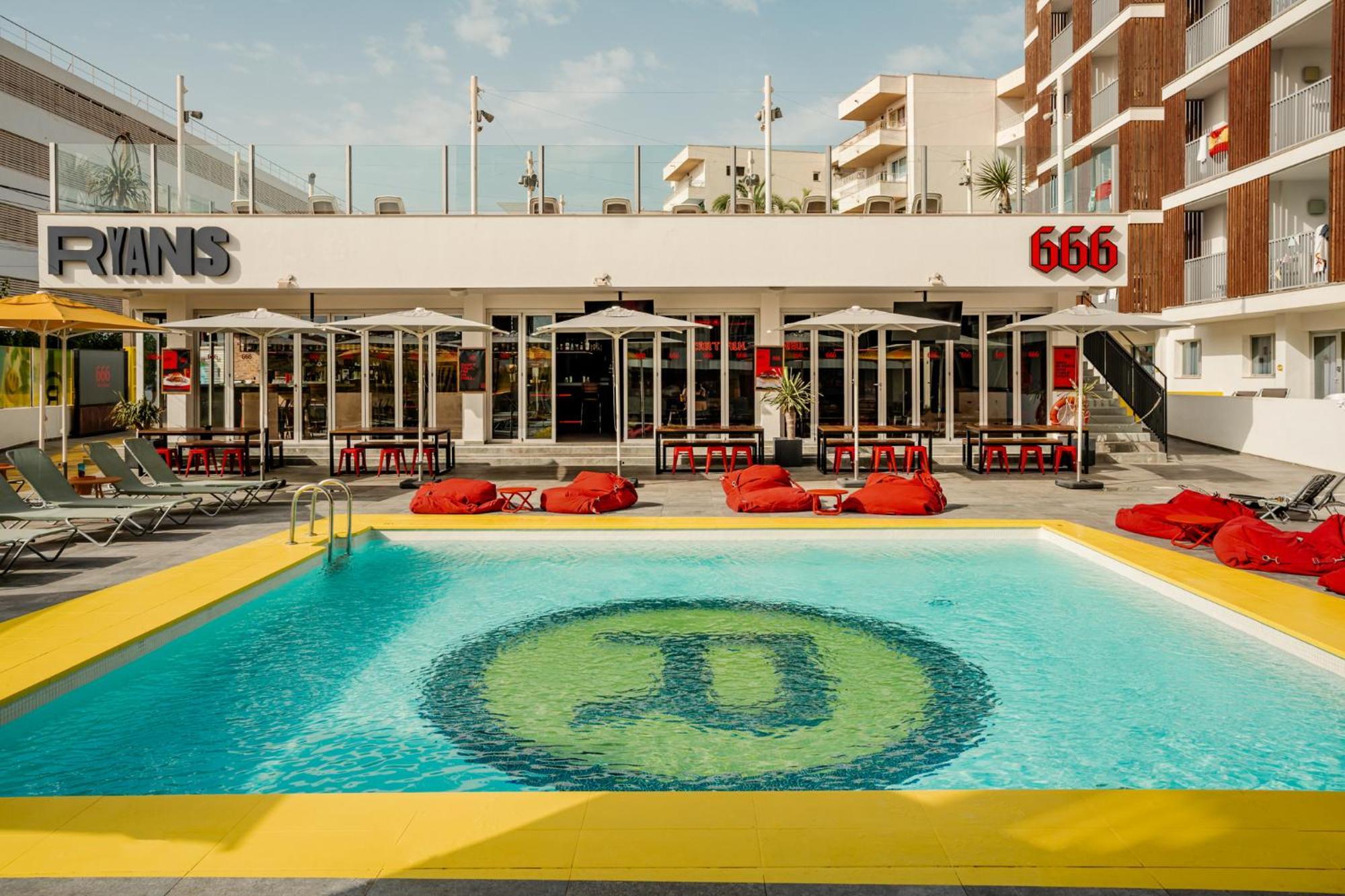 Ryans Ibiza Apartments - Only Adults Bagian luar foto