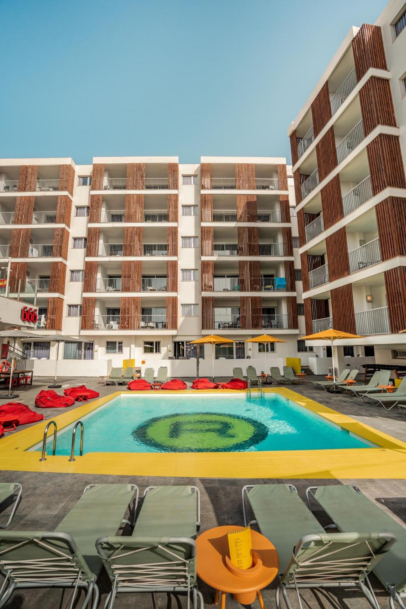 Ryans Ibiza Apartments - Only Adults Bagian luar foto